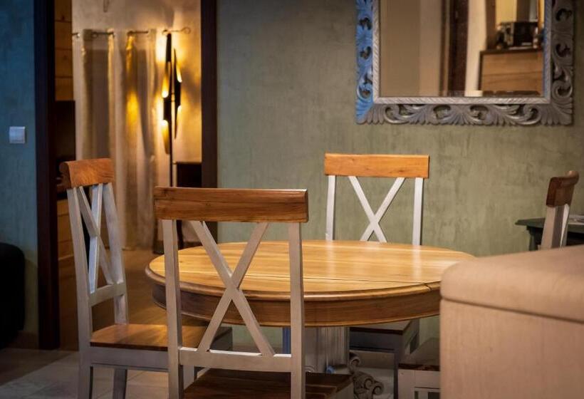 غرفة قياسية, La Chambre Enchantée