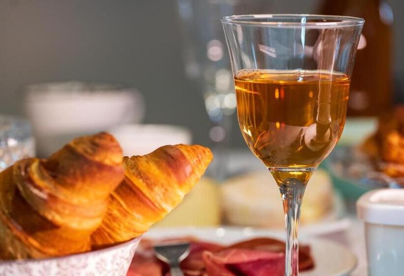 غرفة قياسية, La Chambre Enchantée