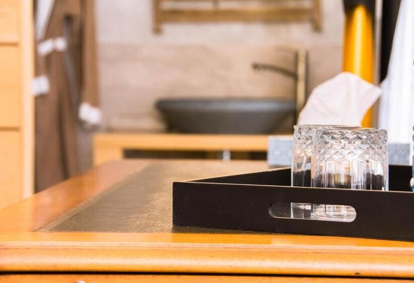 إستديو عائلى, La Chambre Enchantée