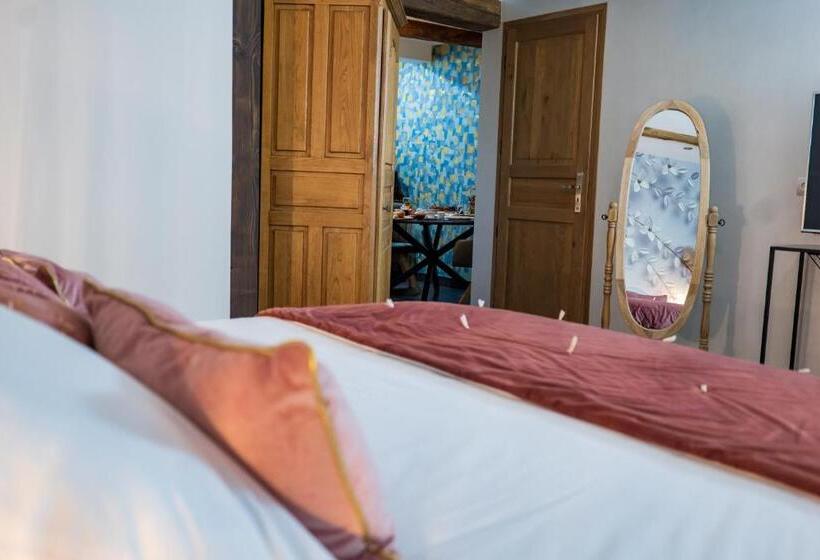 جناح سرير كينج, La Chambre Enchantée