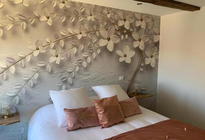 جناح سرير كينج, La Chambre Enchantée