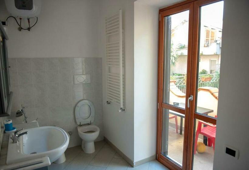 غرفة قياسية مزوَّدة بتراس, Bed & Breakfast Le Piazze