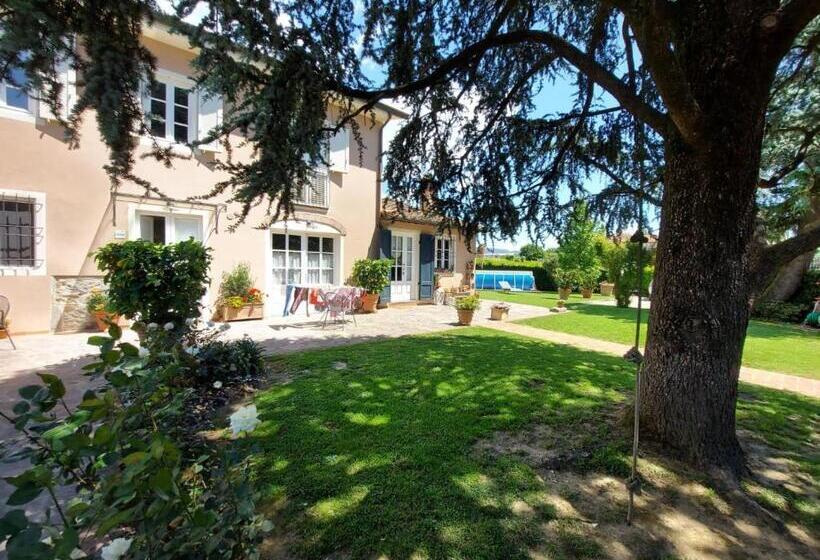 اتاق استاندارد سه نفره, Da Mati E Marta