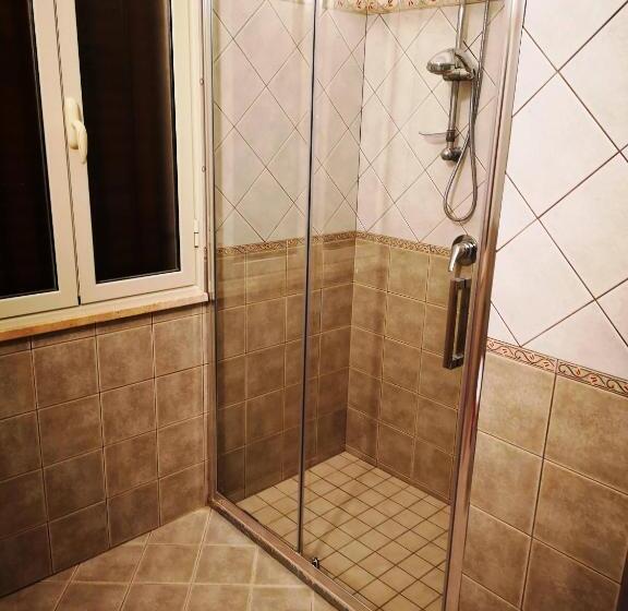 اتاق خانوادگی, Fiori E Colori