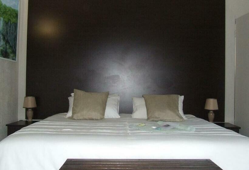 キングサイズベッドのデラックススイート, Kruger S Guest House