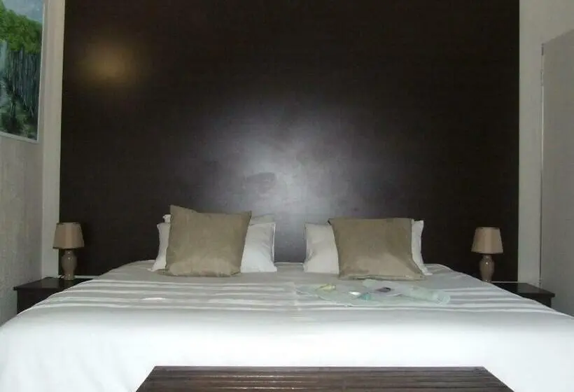 キングサイズベッドのデラックススイート, Kruger S Guest House
