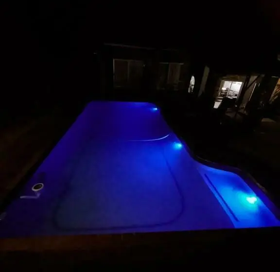 キングサイズベッドのデラックススイート, Kruger S Guest House