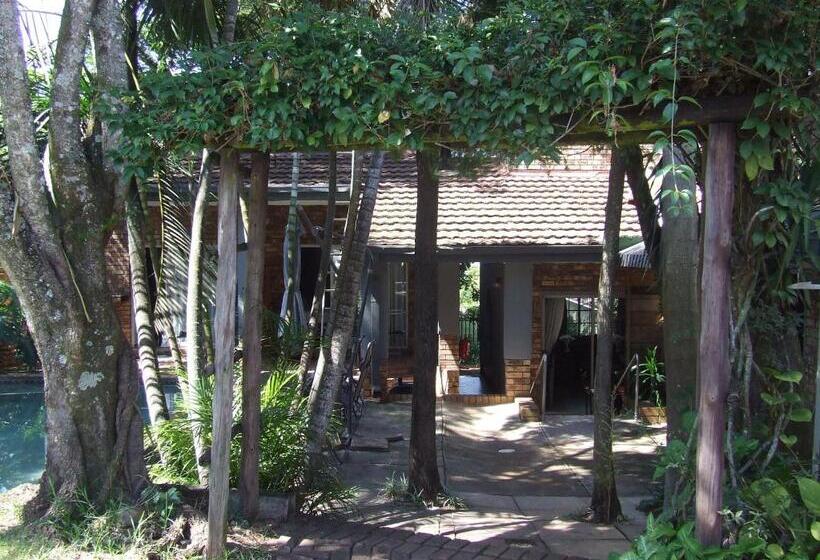 キングサイズベッドのデラックススイート, Kruger S Guest House