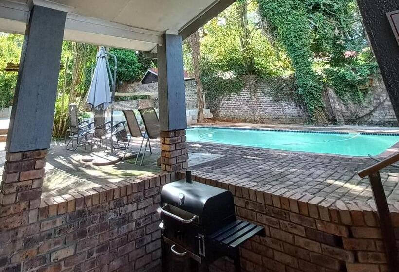 スタンダードルーム, Kruger S Guest House