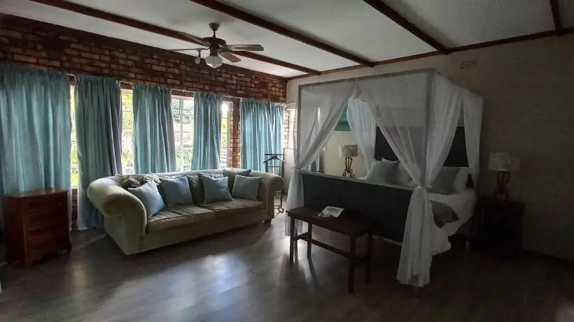 スイート, Kruger S Guest House