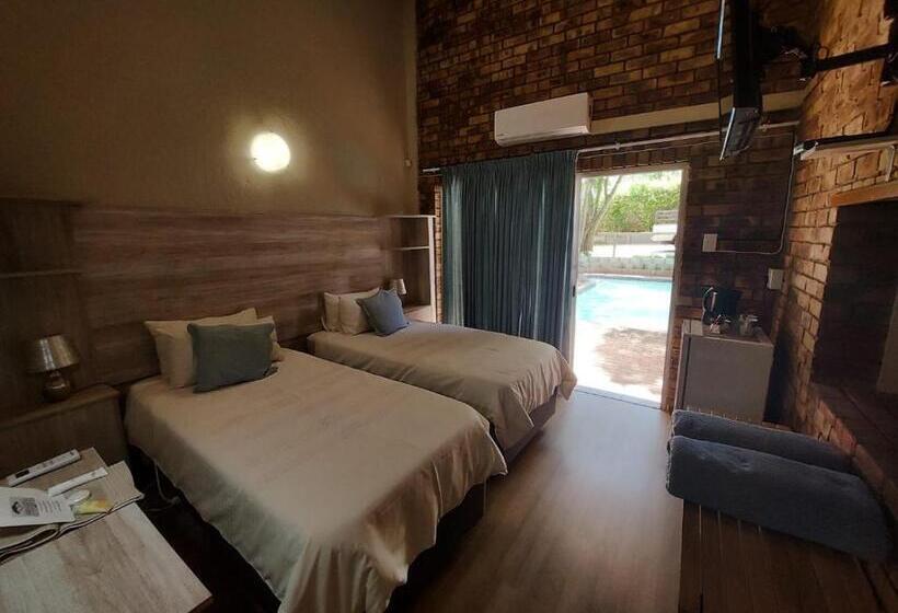 스탠다드 룸 풀장 전망, Kruger S Guest House