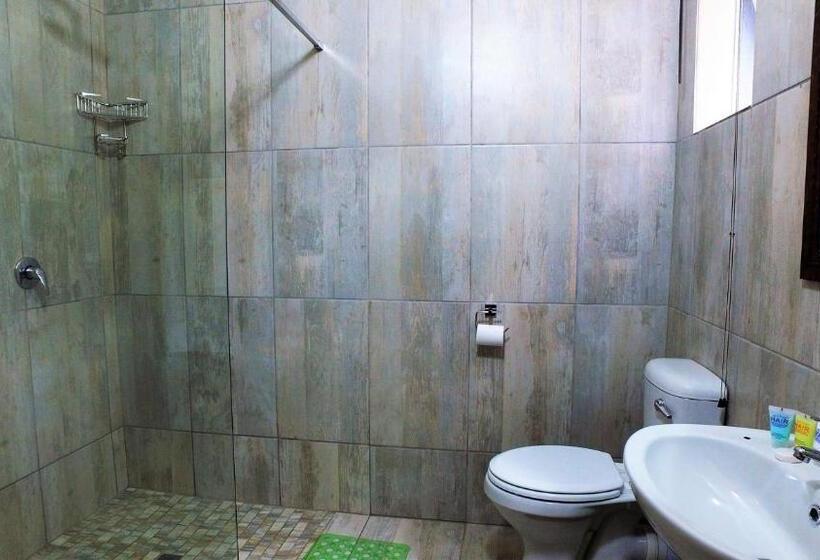 キングサイズベッドのデラックススイート, Kruger S Guest House