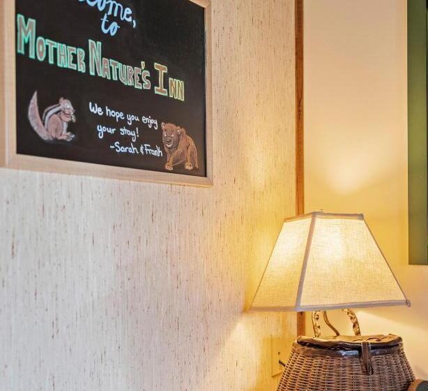 اتاق استاندارد, Mother Nature S Inn