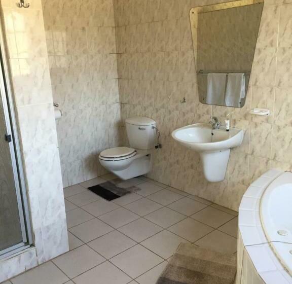 سوئیت پرزیدنت, African Kingdom Guest House