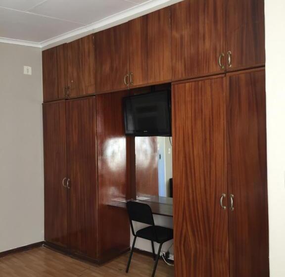 سوئیت پرزیدنت, African Kingdom Guest House