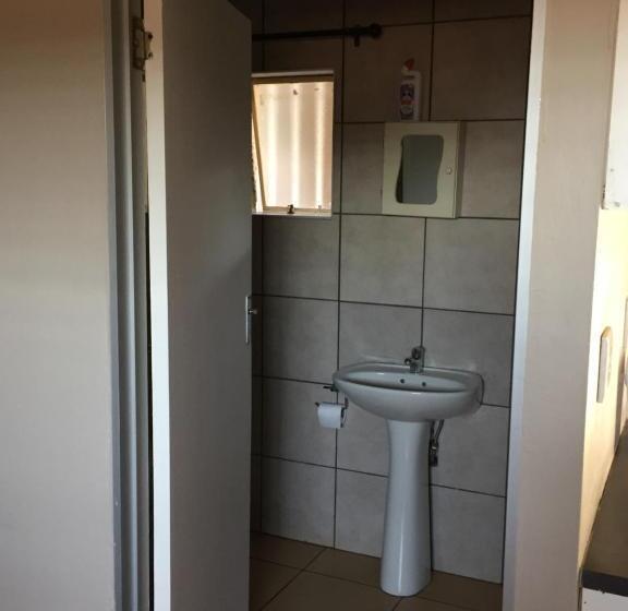 اتاق لوکس, African Kingdom Guest House