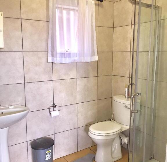 اتاق استاندارد, African Kingdom Guest House