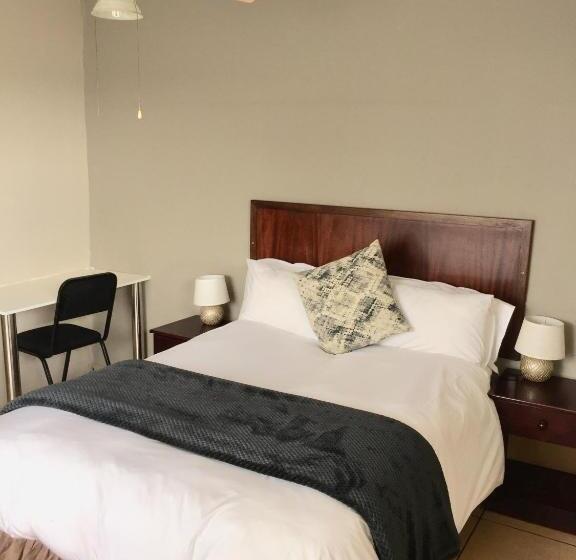 اتاق استاندارد, African Kingdom Guest House