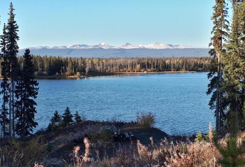 1 Bedroom Apartment Lake View, Red Cariboo Apartments