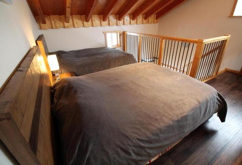 1 Bedroom Apartment Lake View, Red Cariboo Apartments