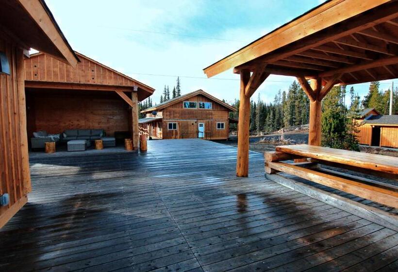 Апартаменты 1 Спальня Вид на Сад, Red Cariboo Apartments