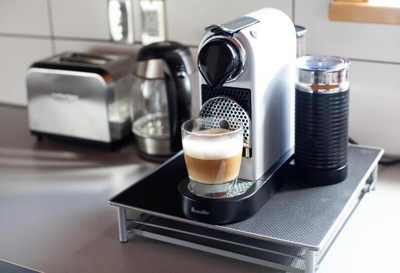 1 Bedroom Apartment Lake View, Red Cariboo Apartments