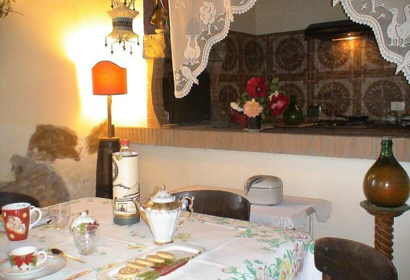 带大床的标准间, Antic Etrurian Inn