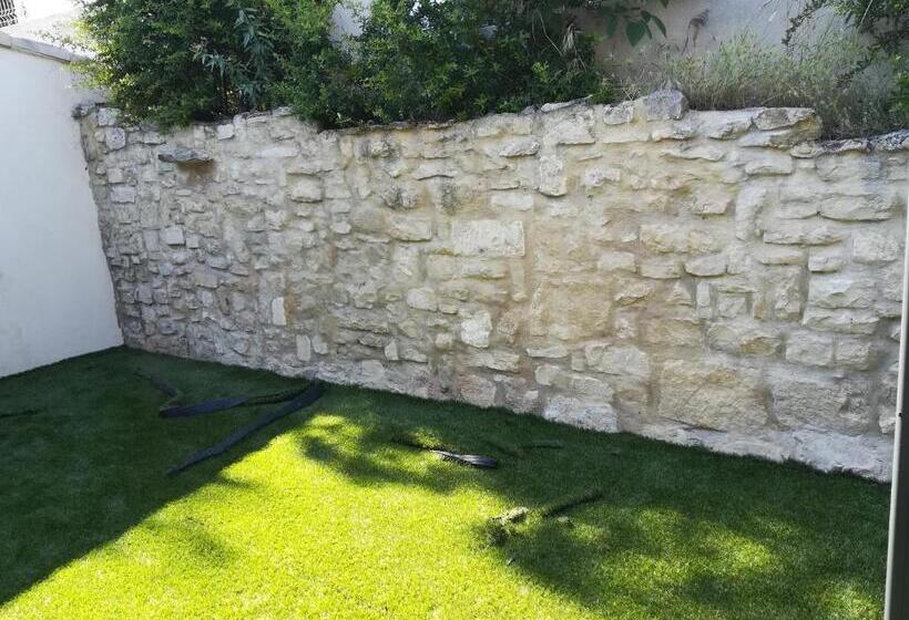 Номер Стандарт Вид на Сад, Chambre Avec Tout Le Confort D Un Appartement