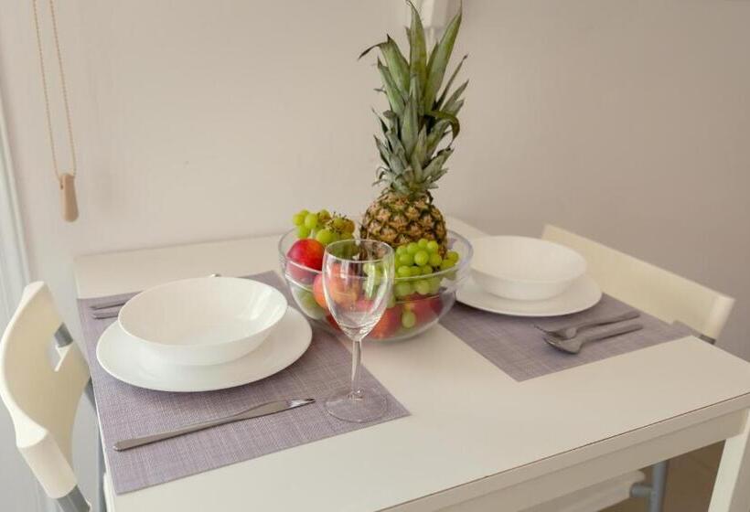 带1个卧室的带阳台的公寓, Oceania Bay Village