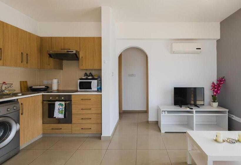 带1个卧室的带阳台的公寓, Oceania Bay Village