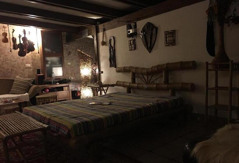 اتاق لوکس, Music House Alle Grotte