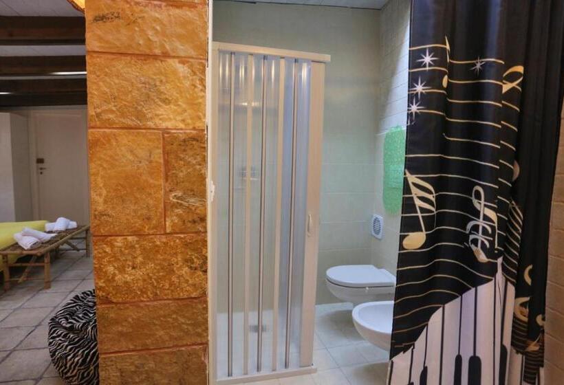 اتاق لوکس, Music House Alle Grotte