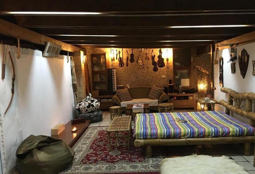 اتاق لوکس, Music House Alle Grotte