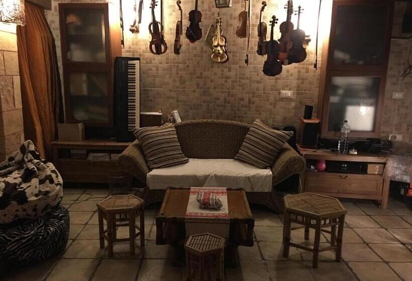 اتاق لوکس, Music House Alle Grotte