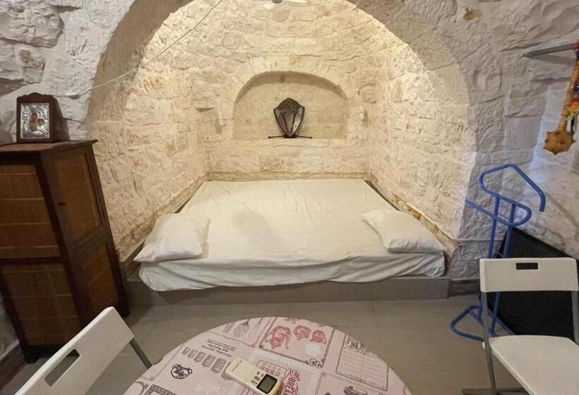 خانه 2 خوابه, Music House Alle Grotte