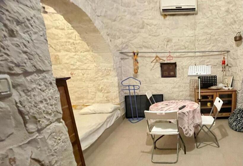 خانه 2 خوابه, Music House Alle Grotte