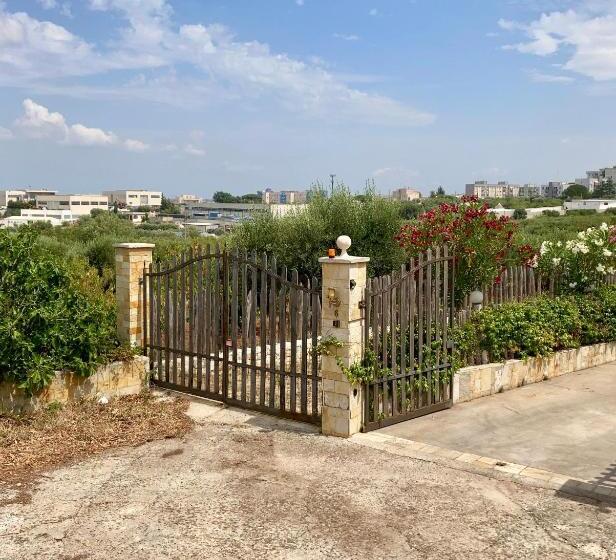 خانه 2 خوابه, Music House Alle Grotte