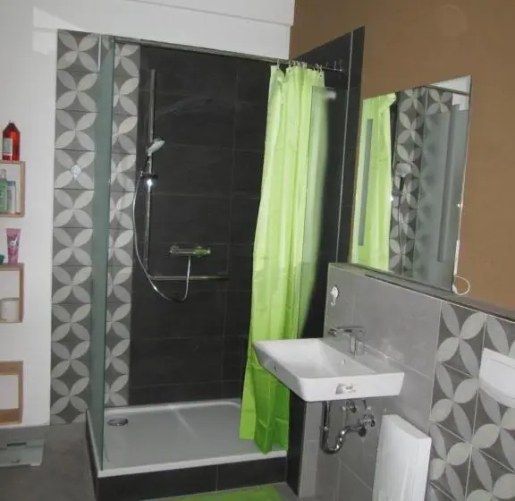 استودیو خانوادگی, Pension City Kontor Erfurt