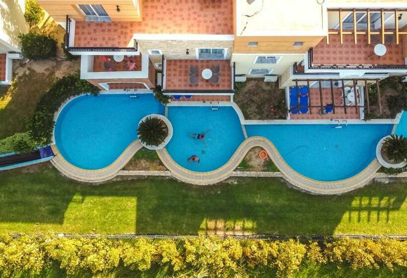 디럭스 룸, Chrispy Waterpark Resort