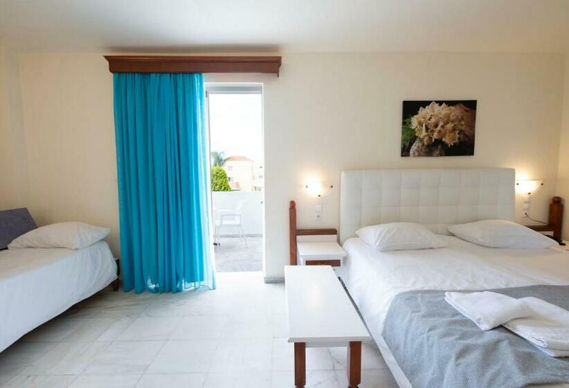 수피리어 트리플 룸, Chrispy Waterpark Resort