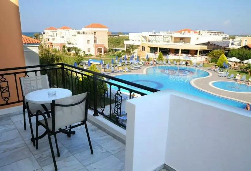 Superior Kolmen Hengen Huone, Chrispy Waterpark Resort