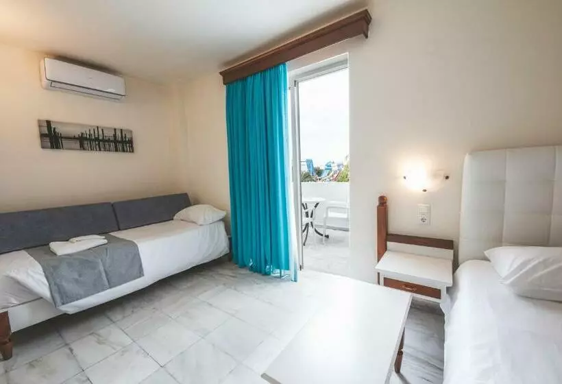 Superior Kolmen Hengen Huone, Chrispy Waterpark Resort