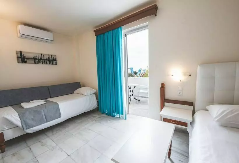 Superior Kolmen Hengen Huone, Chrispy Waterpark Resort