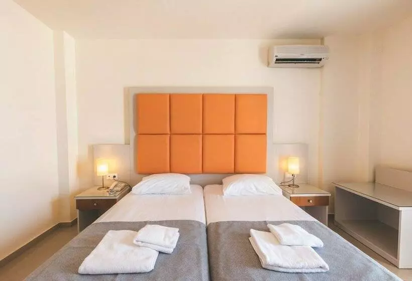 Superior Kolmen Hengen Huone, Chrispy Waterpark Resort