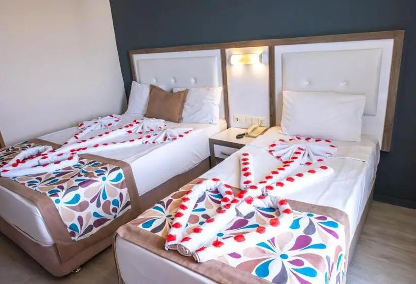 Habitació Triple Estàndard, Acar
