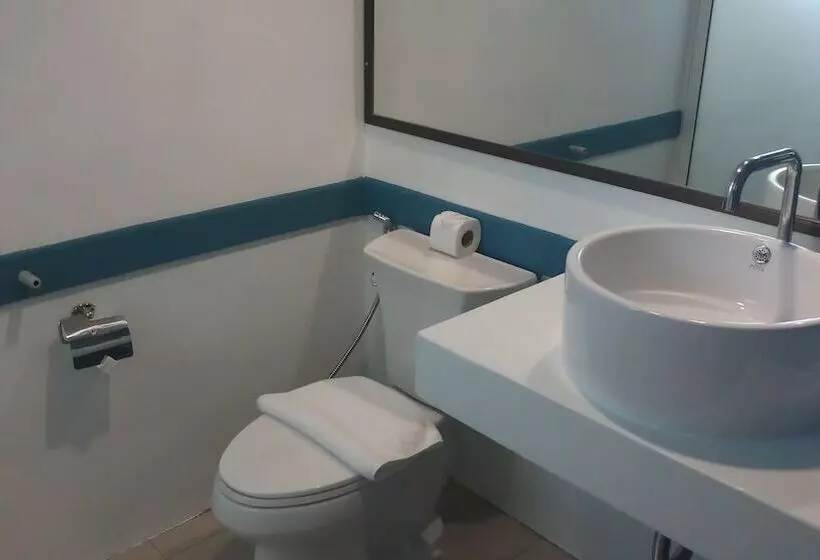 デラックスルーム, Days Inn By Wyndham Patong Beach