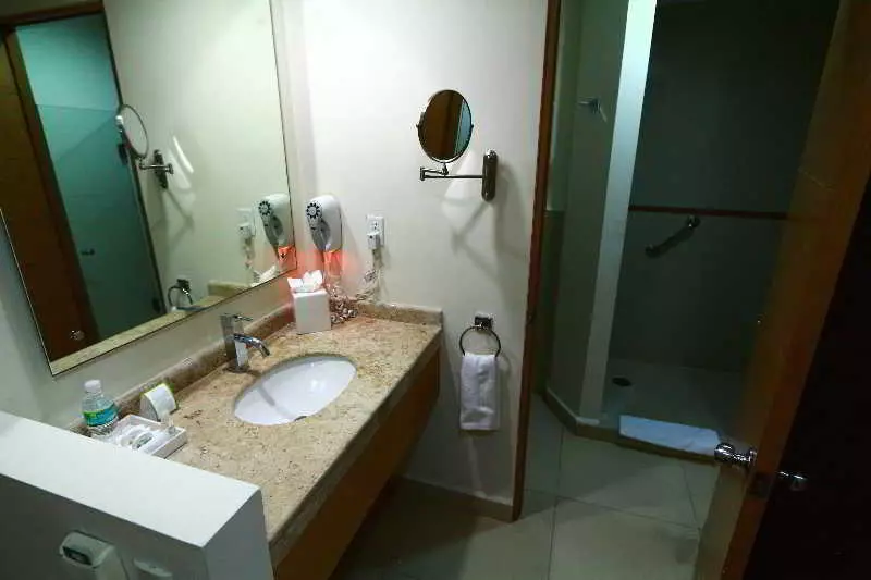 キングサイズベッドのスタンダードルーム, La Venta Inn Villahermosa