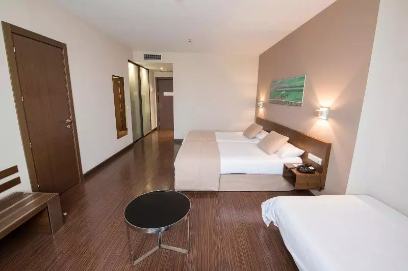 デラックスルーム, Lae Lay Suites