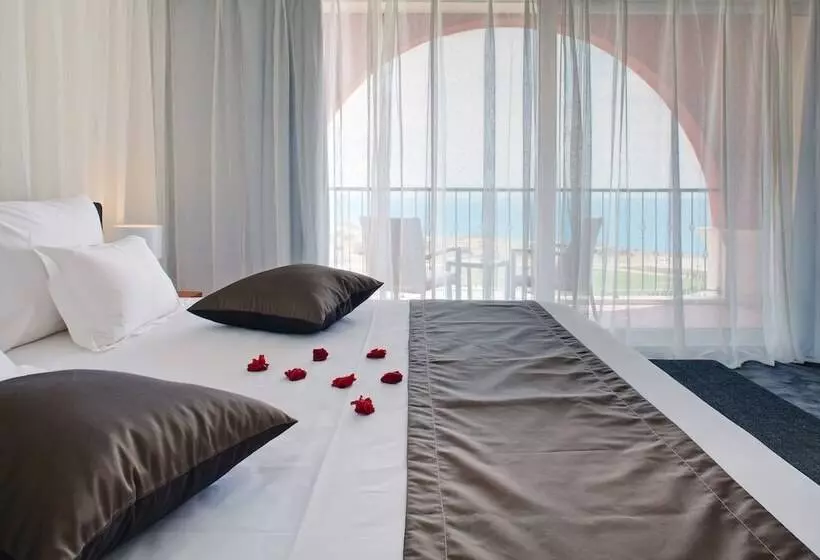 سوییت با چشم‌انداز دریا, Lighthouse Golf & Spa