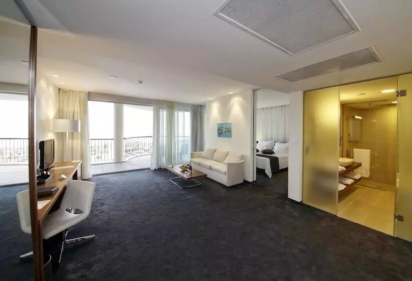 سوییت با چشم‌انداز دریا, Lighthouse Golf & Spa